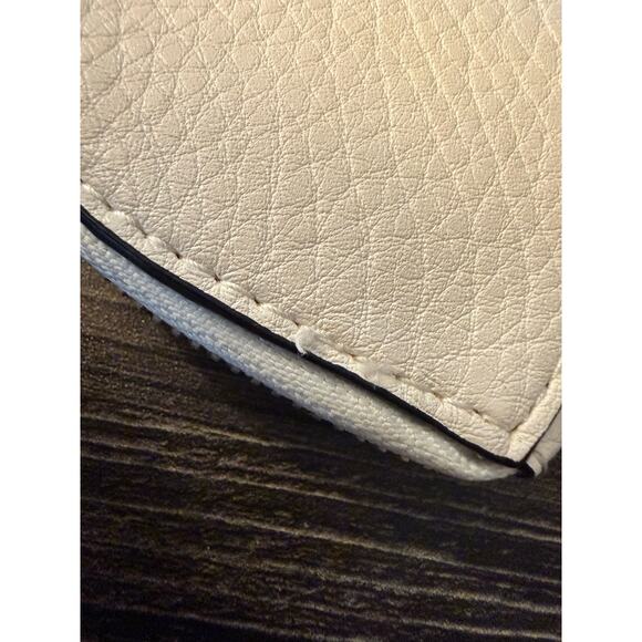 Sam & Libby White Heart Zip Key Chain - Picture 5 of 6